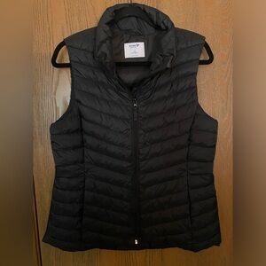 Old Navy Light Weight Puffer Vest - Water Resistant - with Zipper Pockets Size M
